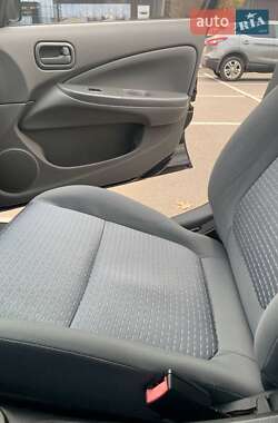 Седан Nissan Almera 2012 в 
