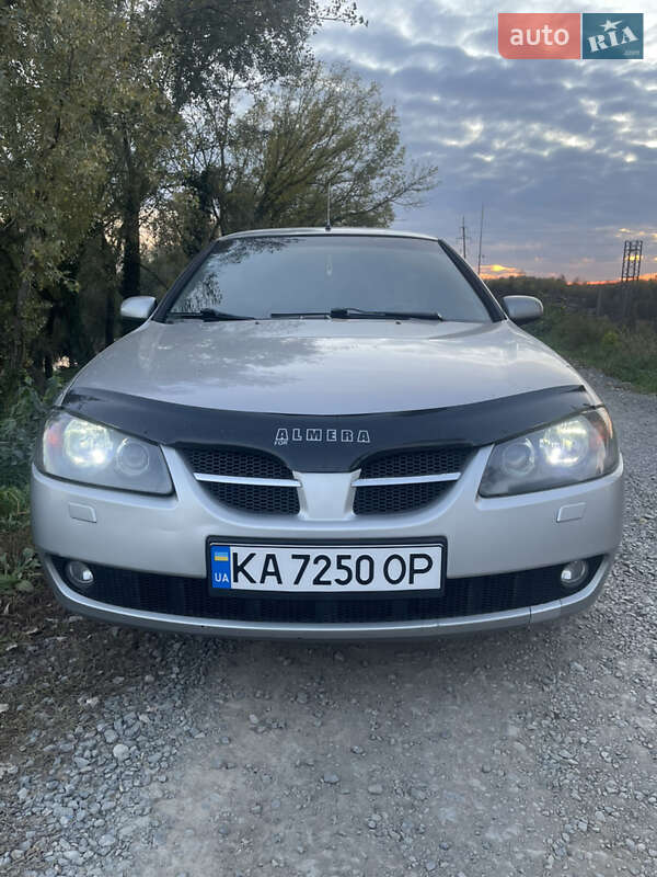 Седан Nissan Almera 2005 в Мукачевому