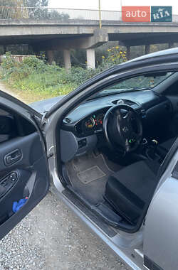 Седан Nissan Almera 2005 в Ужгороде