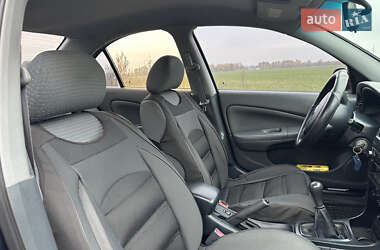 Седан Nissan Almera 2006 в  фото 32 Седан Nissan Almera 2006 в