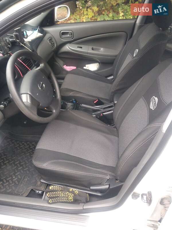 Седан Nissan Almera 2012 в Чернигове фото 3 Седан Nissan Almera 2012 в Чернигове