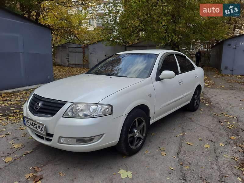 Nissan Almera 2012