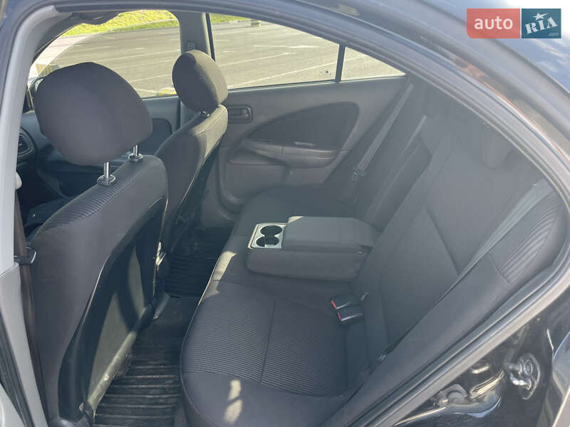 Седан Nissan Almera 2012 в Львові