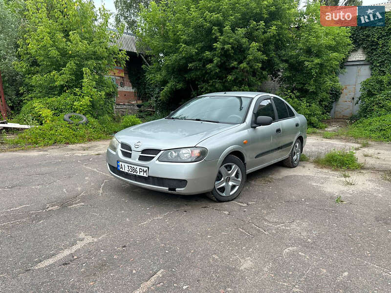 Седан Nissan Almera 2003 в Киеве
