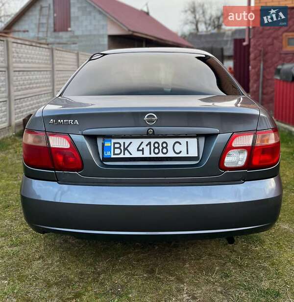 Седан Nissan Almera 2004 в Березному