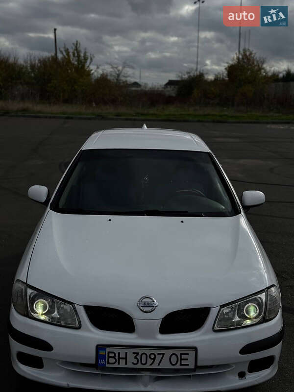 Хетчбек Nissan Almera 2002 в Одесі