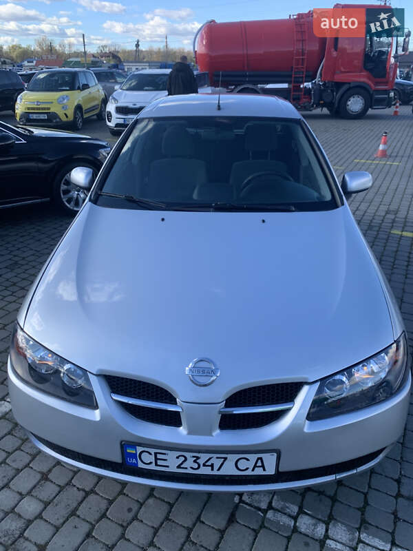 Хетчбек Nissan Almera 2003 в Чернівцях