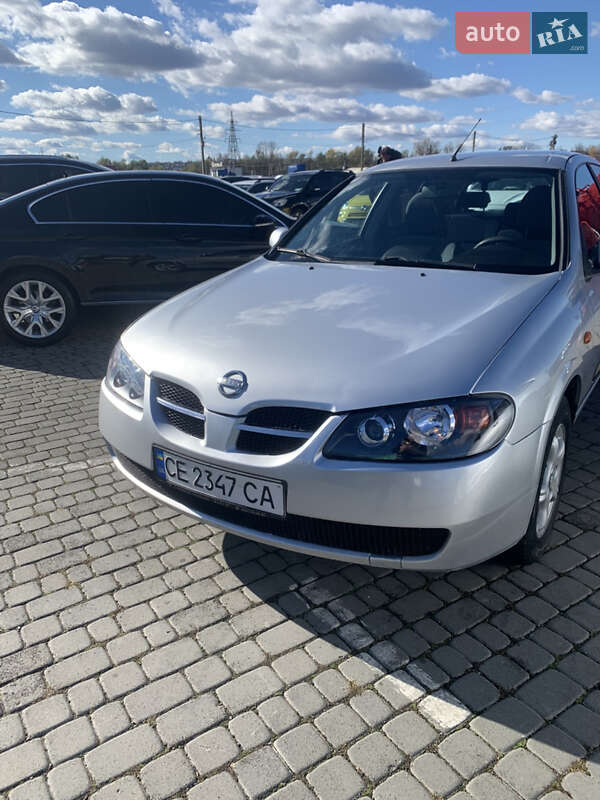 Хетчбек Nissan Almera 2003 в Чернівцях