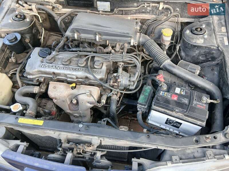 Седан Nissan Almera 1998 в Буске