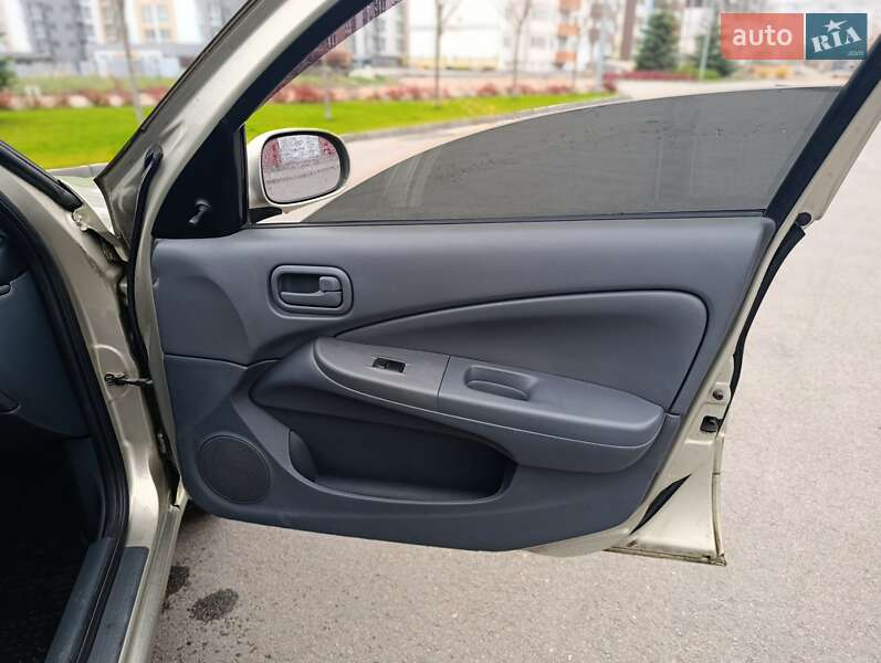 Седан Nissan Almera 2007 в Дніпрі