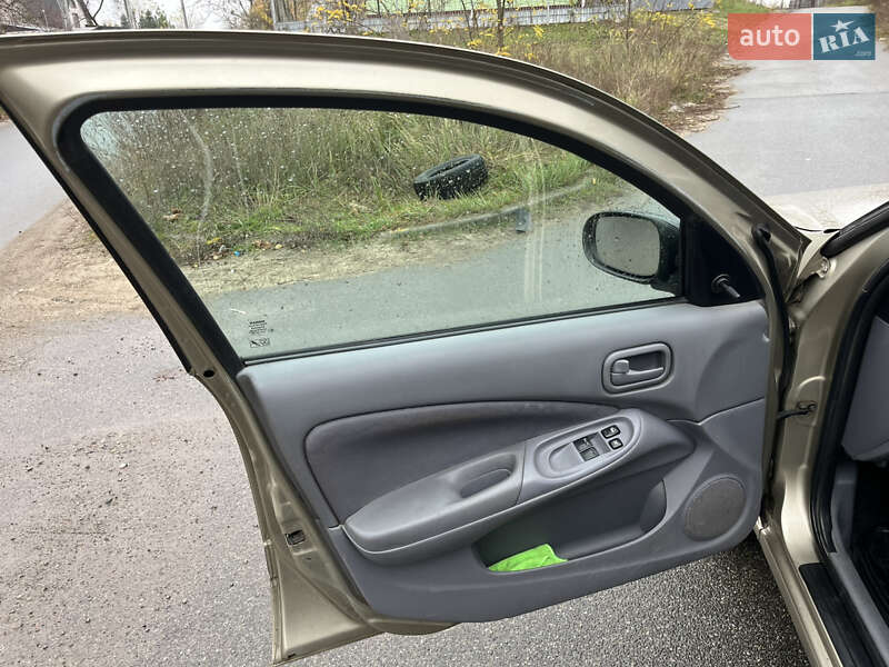 Седан Nissan Almera 2003 в Киеве фото 14 Седан Nissan Almera 2003 в Киеве