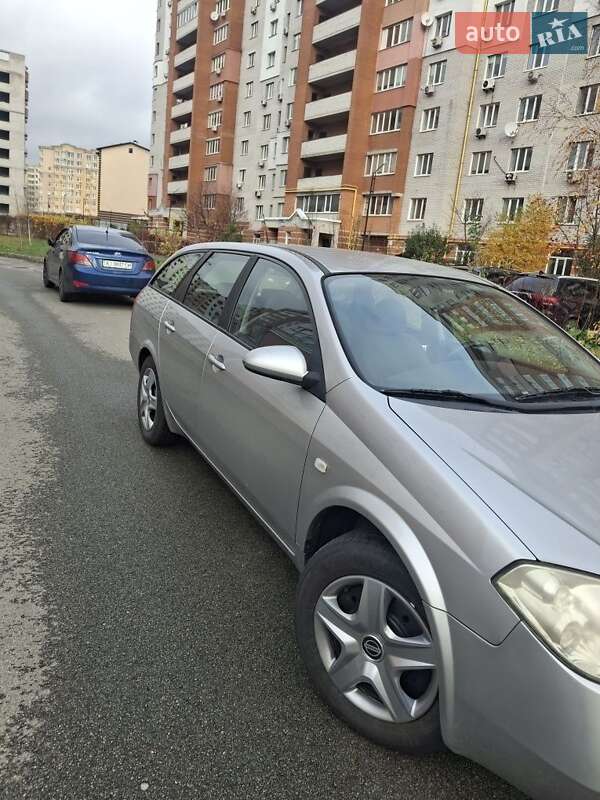 Седан Nissan Almera 2004 в Киеве