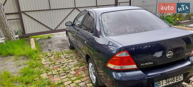 Седан Nissan Almera 2010 в Киеве