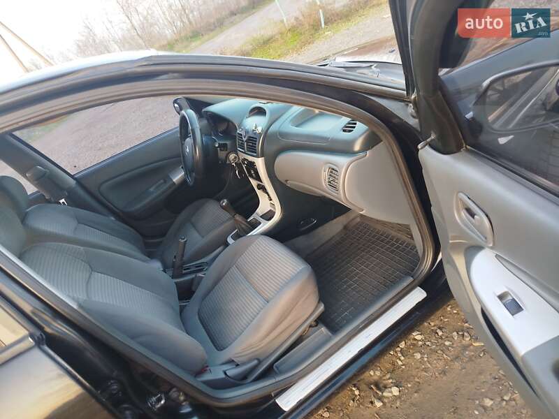 Седан Nissan Almera 2007 в Первомайске