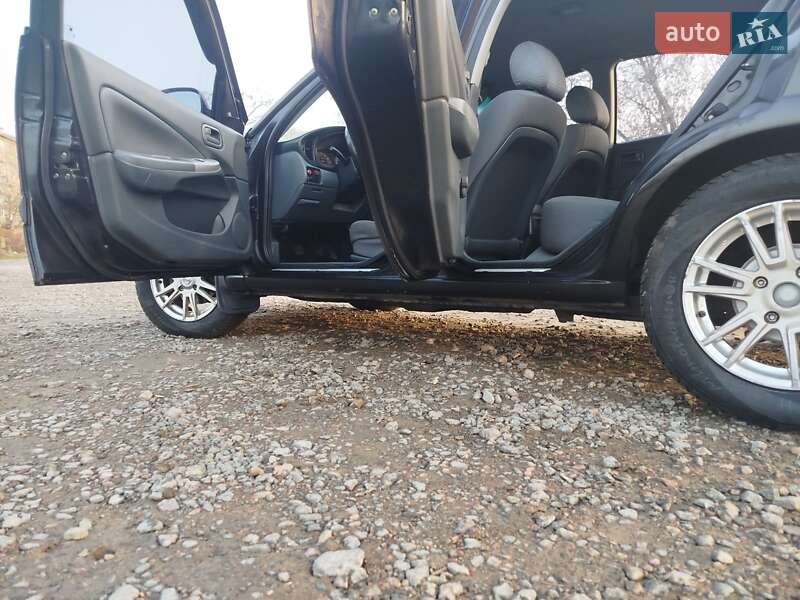 Седан Nissan Almera 2007 в Первомайске