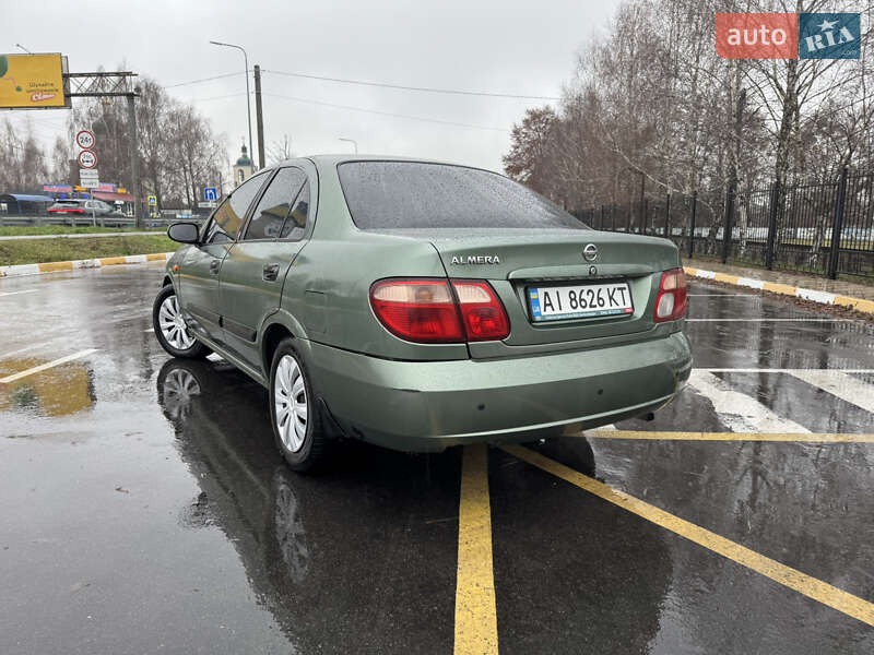 Седан Nissan Almera 2004 в Києві