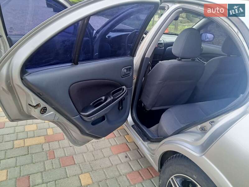 Седан Nissan Almera 2005 в Белгороде-Днестровском