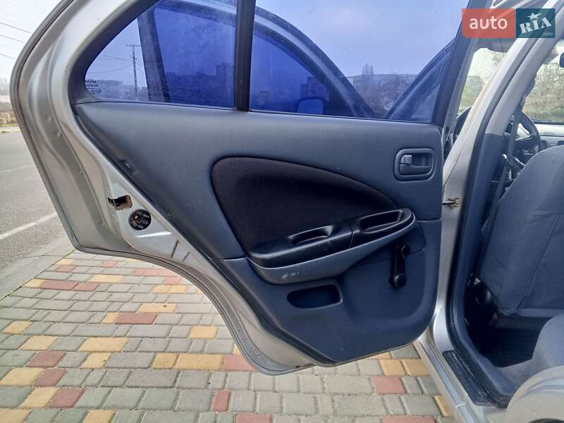 Седан Nissan Almera 2005 в Белгороде-Днестровском