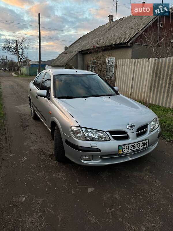Nissan Almera 2002