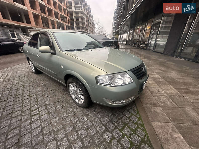 Nissan Almera 2011