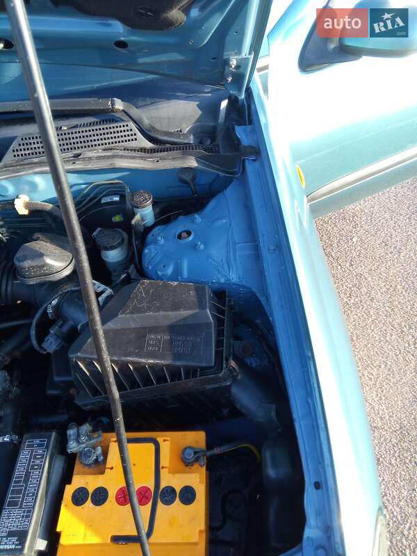 Седан Nissan Almera 2003 в Прилуках