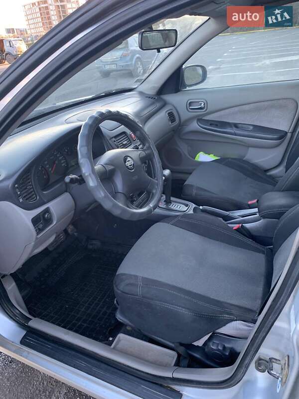 Седан Nissan Almera 2001 в Ужгороді