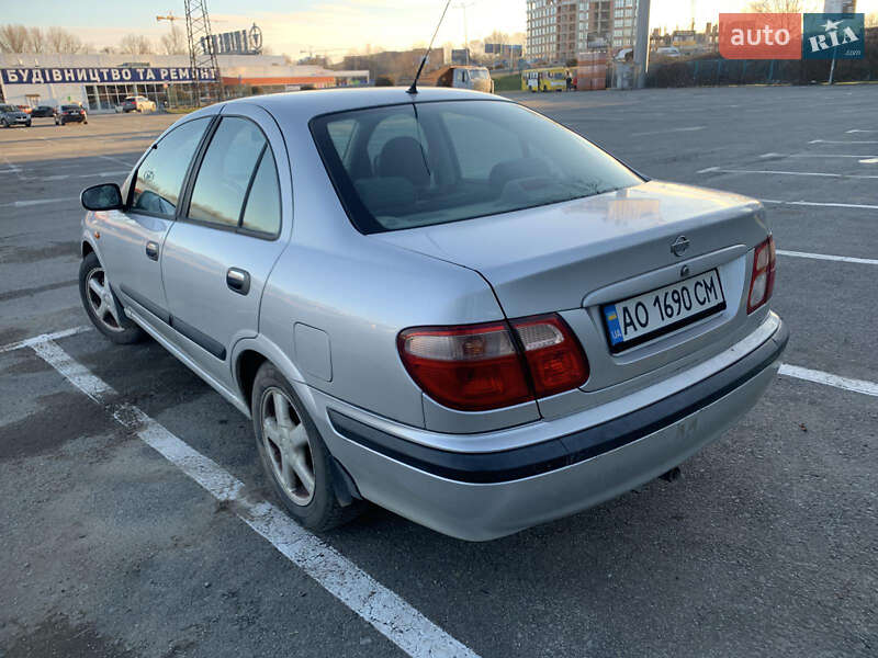Седан Nissan Almera 2001 в Ужгороді