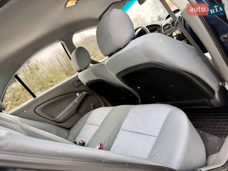 Седан Nissan Almera 2012 в Дрогобыче