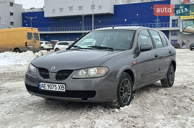 Хетчбек Nissan Almera 2003 в Дніпрі