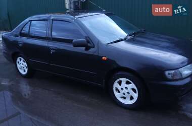 Седан Nissan Almera 1998 в Киеве