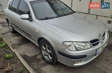 Хэтчбек Nissan Almera 2000 в Лубнах