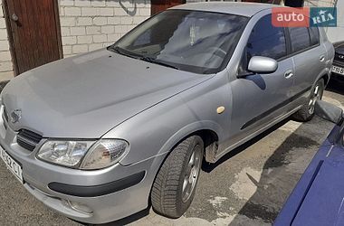 Хетчбек Nissan Almera 2000 в Лубнах