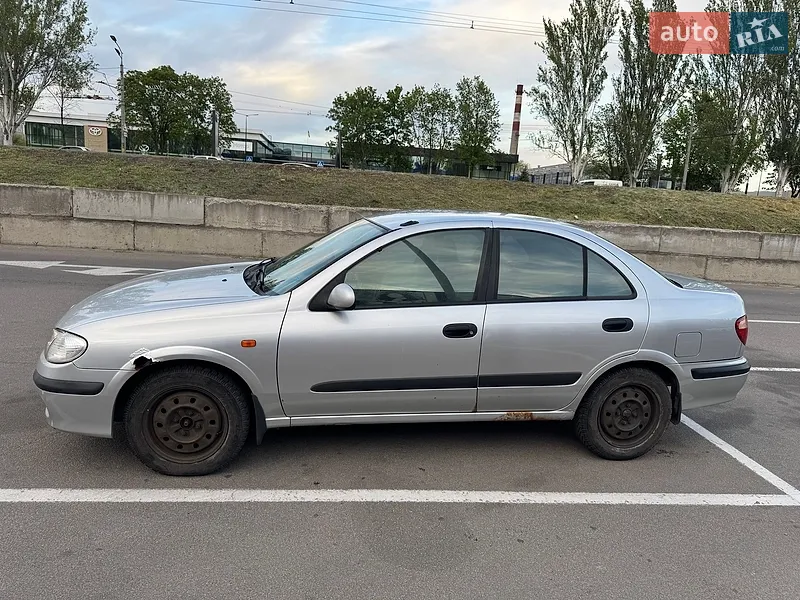 Nissan Almera