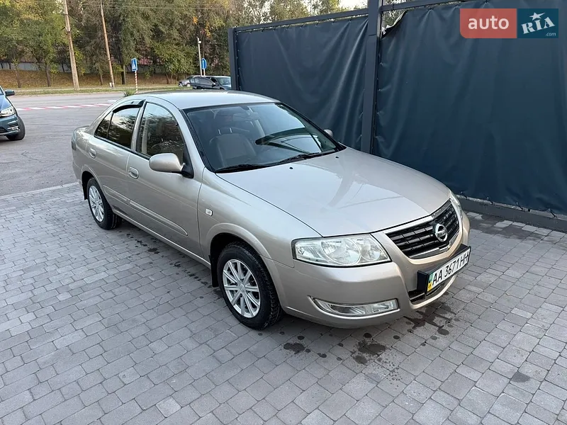 Nissan Almera 2010