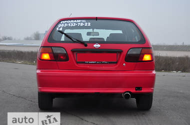 Хэтчбек Nissan Almera 1996 в 