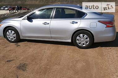 Седан Nissan Altima 2015 в 