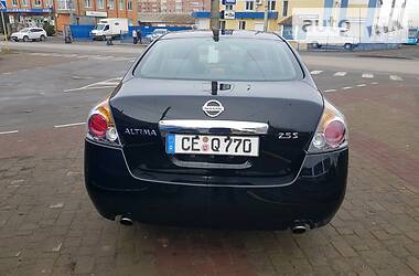 Седан Nissan Altima 2011 в 