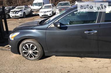 Седан Nissan Altima 2014 в 