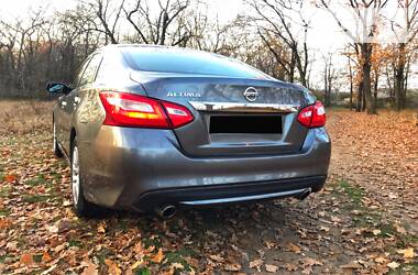 Седан Nissan Altima 2017 в 