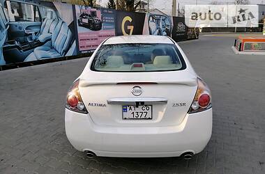 Седан Nissan Altima 2011 в 