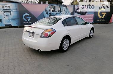 Седан Nissan Altima 2011 в 