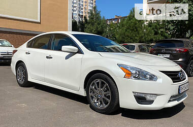 Седан Nissan Altima 2015 в Одессе