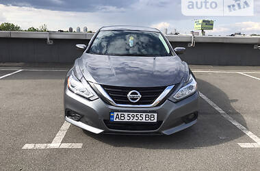 Седан Nissan Altima 2017 в Киеве