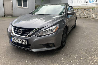 Седан Nissan Altima 2017 в Киеве