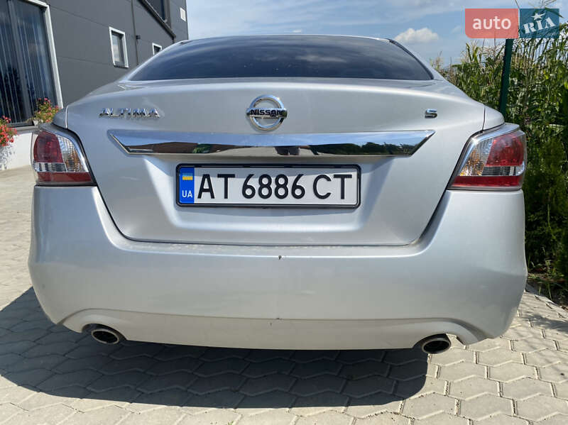 Седан Nissan Altima 2015 в Ивано-Франковске