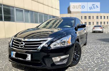 Седан Nissan Altima 2015 в Днепре