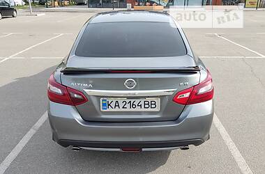Седан Nissan Altima 2017 в Києві