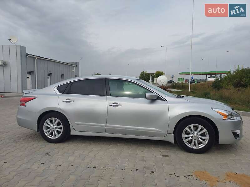 Седан Nissan Altima 2013 в Николаеве