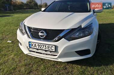 Седан Nissan Altima 2016 в 