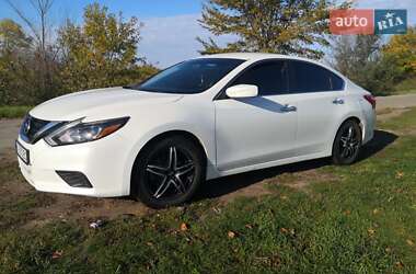 Седан Nissan Altima 2016 в 